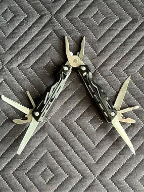 WorkPro 12 in 1 multi tool pliers new